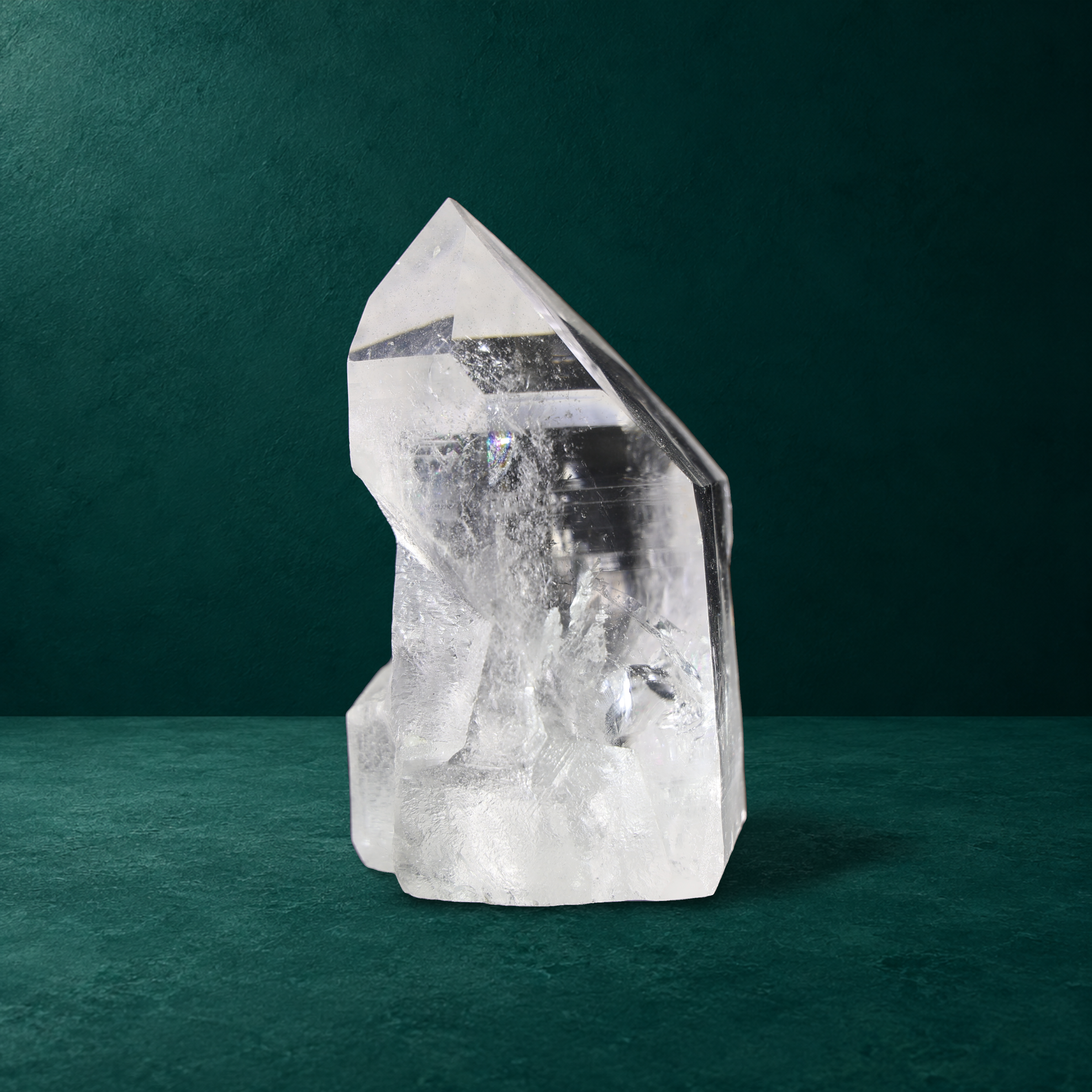 Side view showing an irregular area of the quartz point.