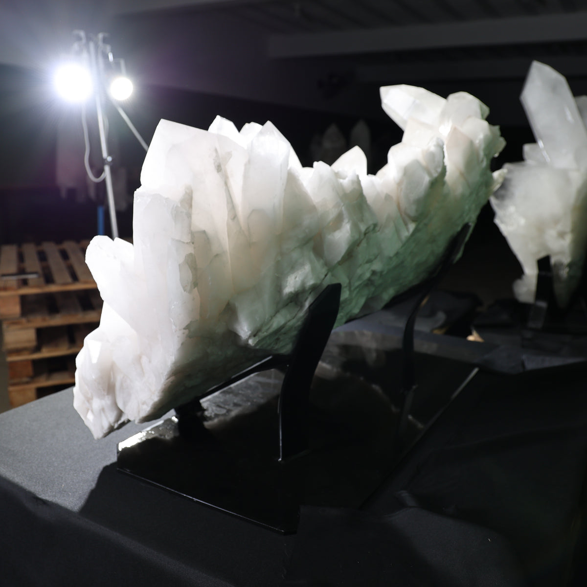 Detail of the lower matrix and surrounding quartz growth